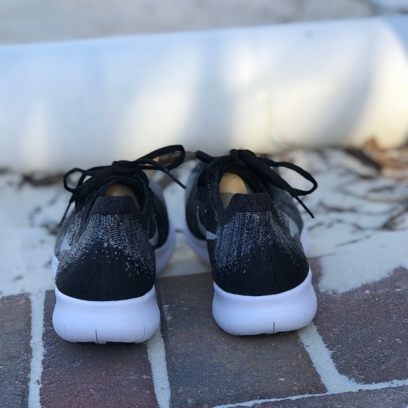 NWT NikeID Free Rn Flyknit 2017 WMNS - Picture 6 of 8